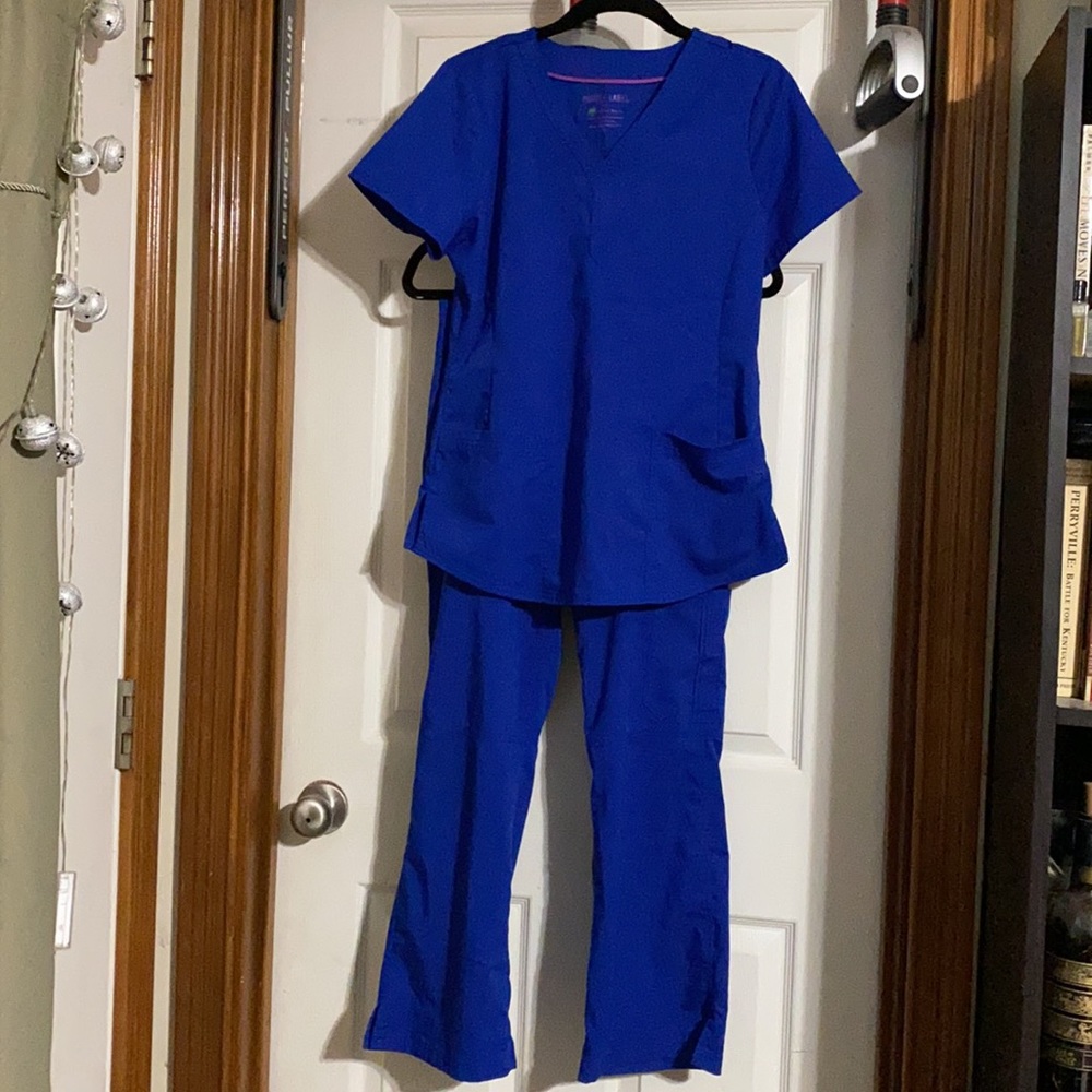 Size small Scrub top and bottom